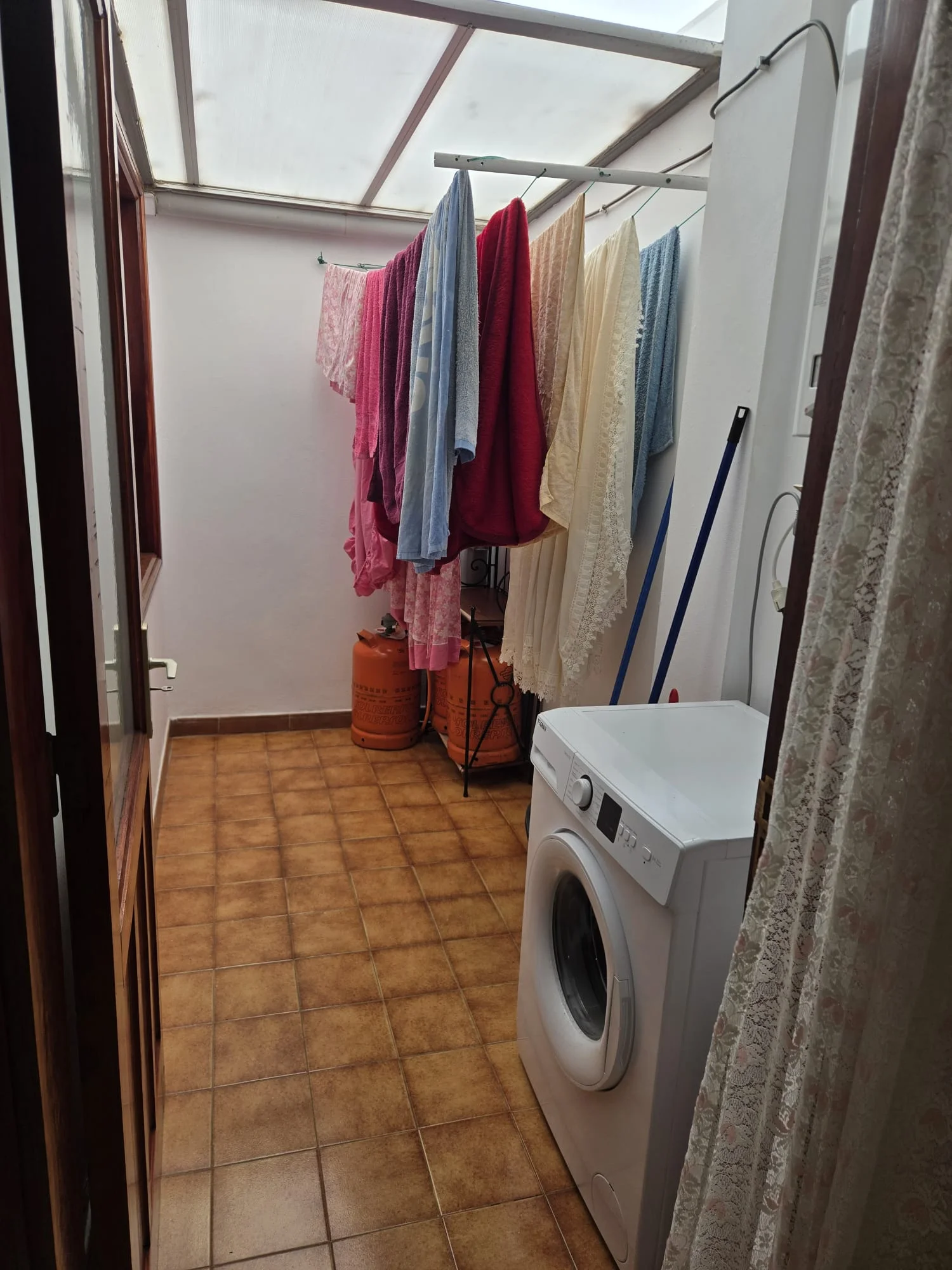 Three-bedroom flat with two kitchens