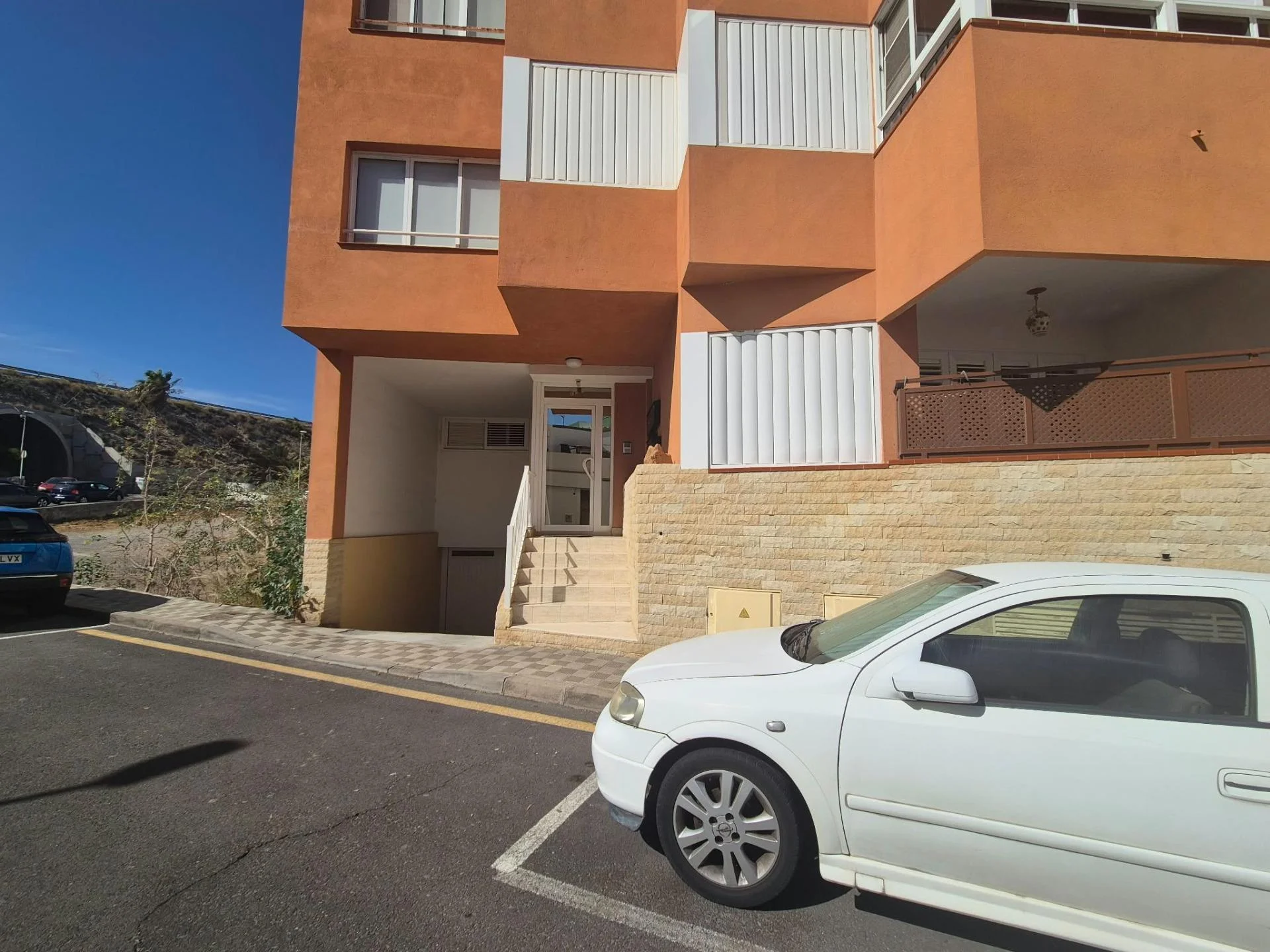Ground-floor apartment near beach