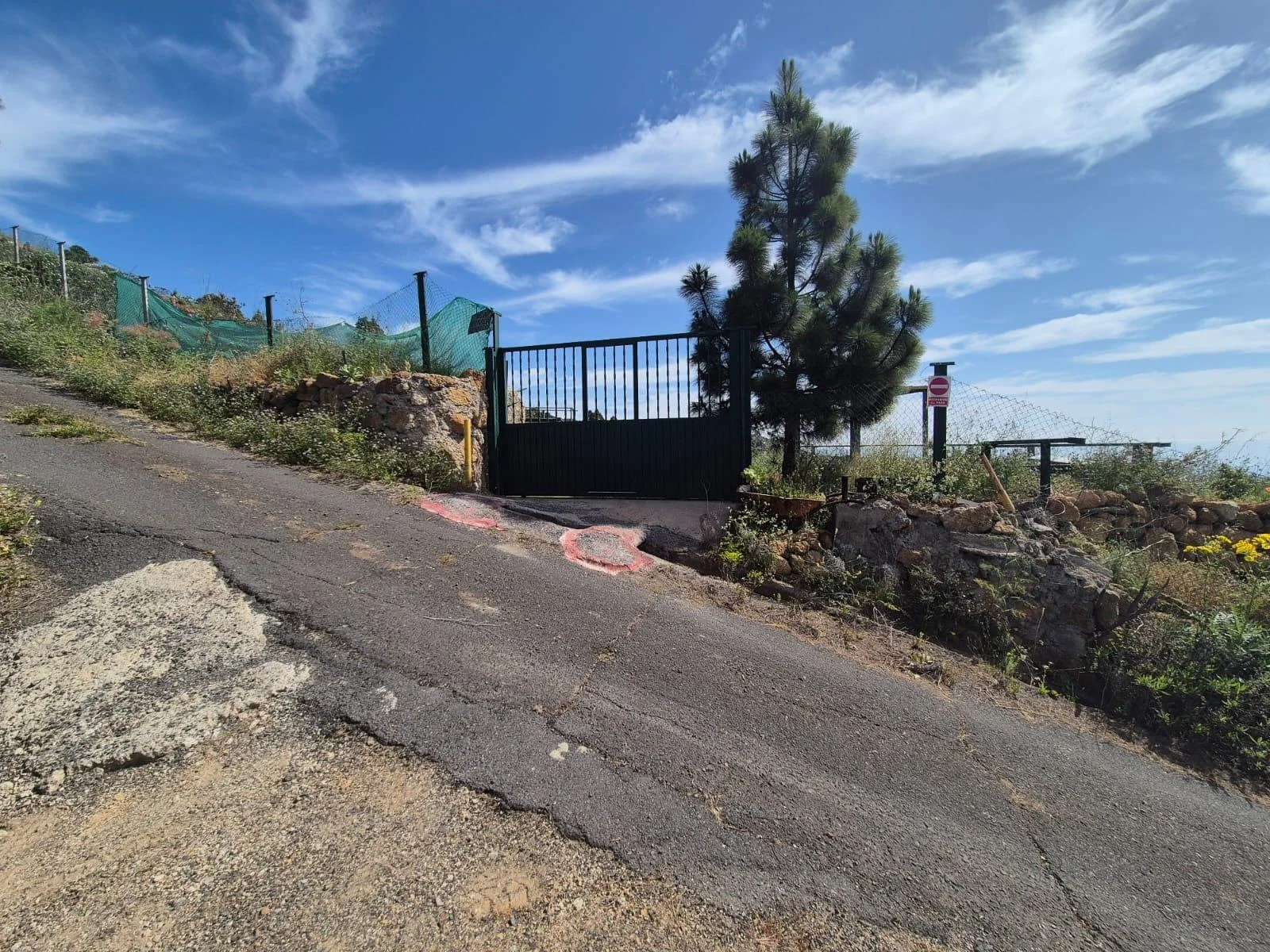 Casa cueva con parcela de 3340 m²