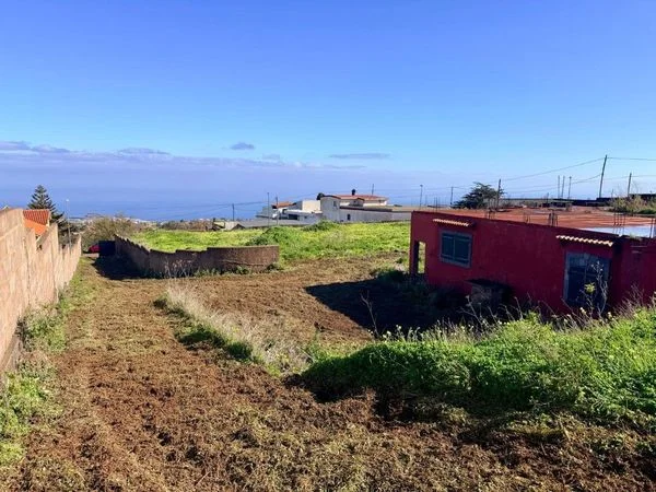 Rural masía with 4,016 m² plot