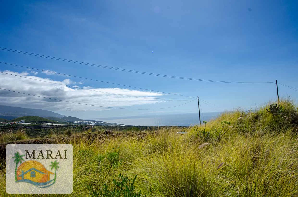 Buildable Tijarafe plot with sea views