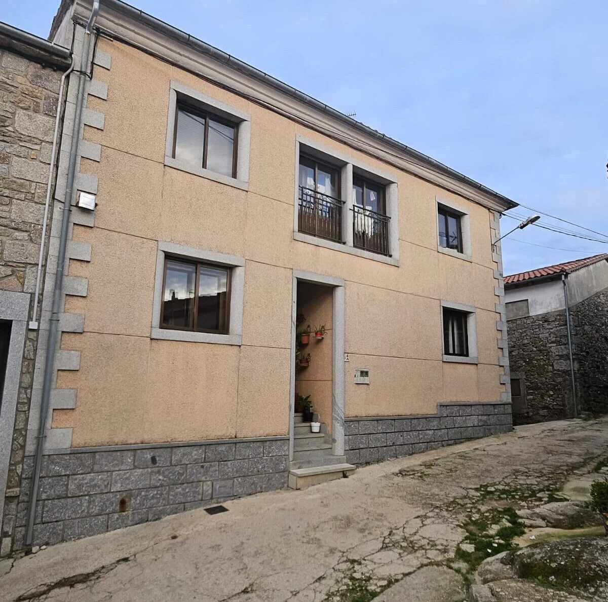 Casa de tres dormitorios con bodega en Salamanca