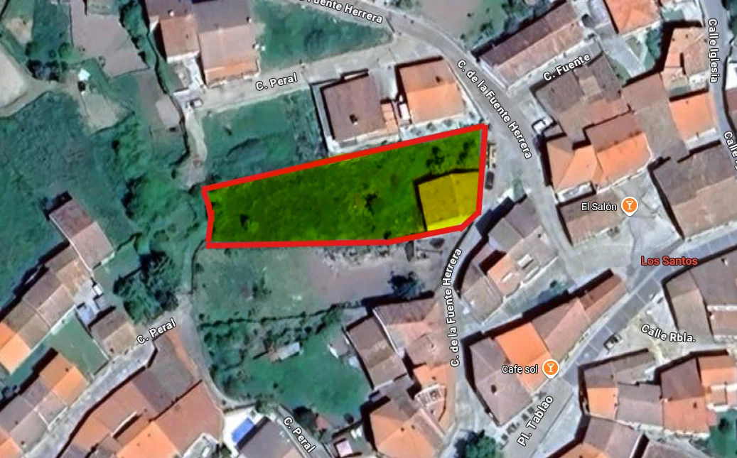 Solar urbano con construcción de 137 m²