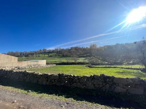 Parcela de 1.634 m² en La Calzada