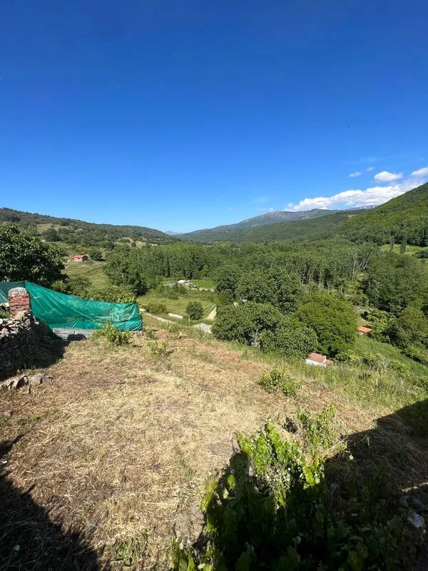 Solar urbano junto al castillo, 391 m²