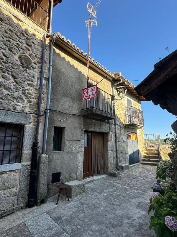 Chalet en buen estado con cuatro dormitorios