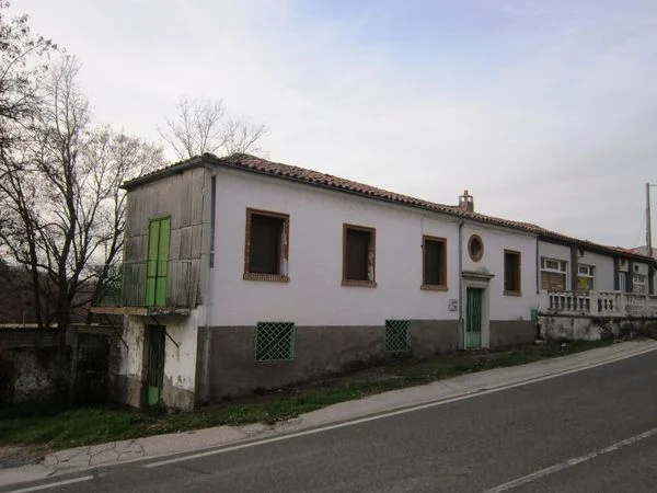 Edificio para reformar en Puerto de Béjar