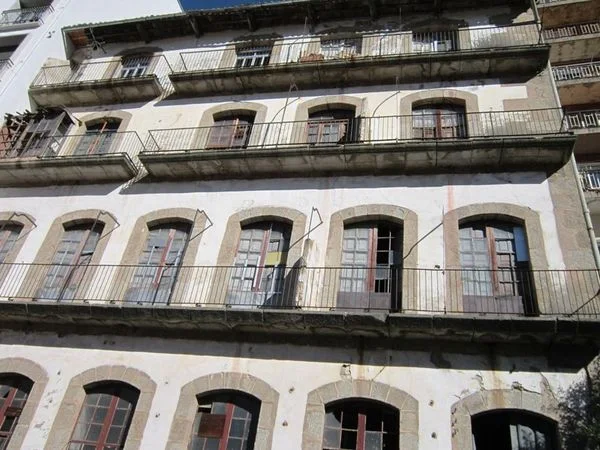 Béjar mixed-use building, 848 m²