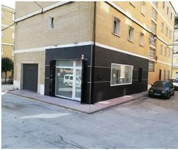 Local comercial a pie de calle en Baños