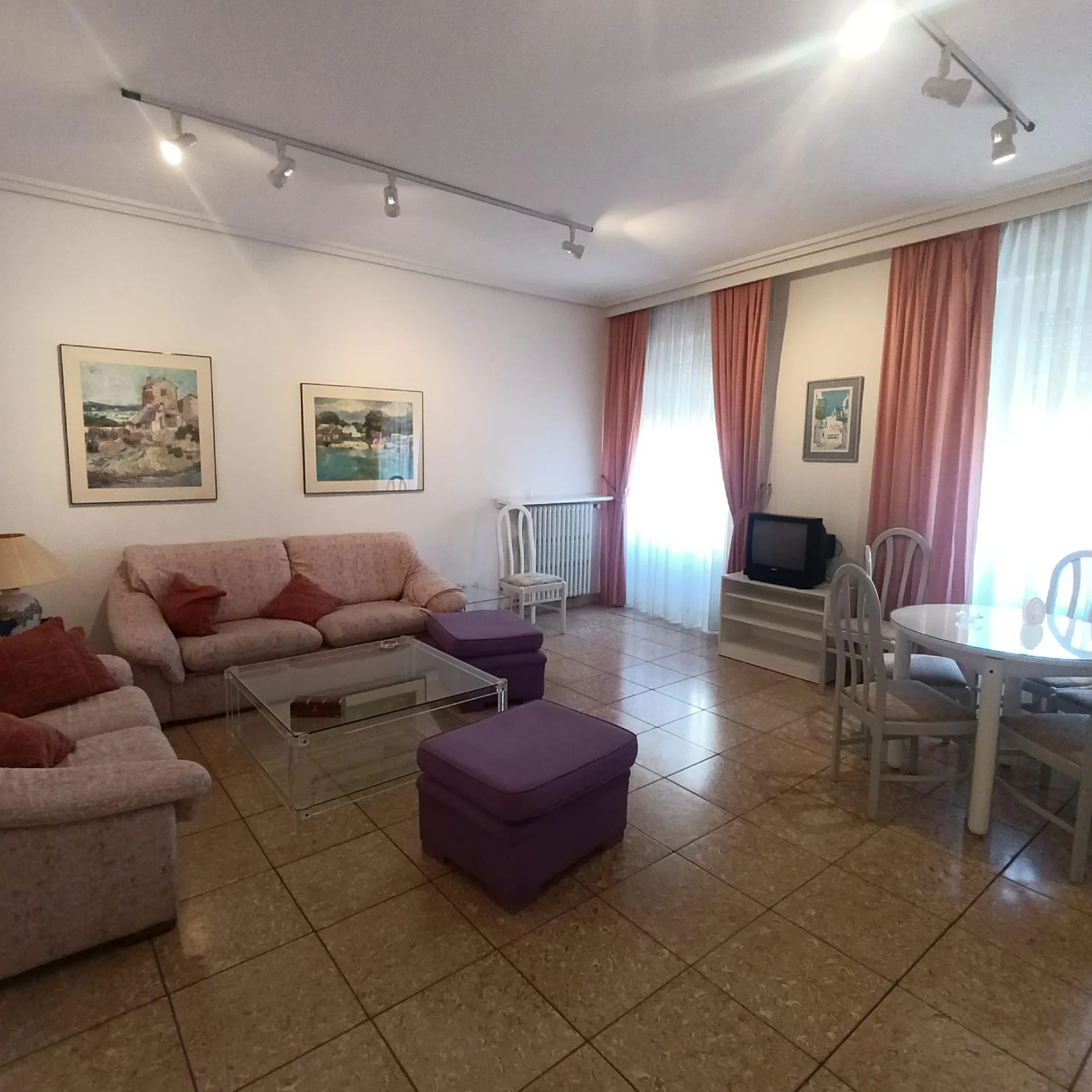 Casa céntrica de cinco dormitorios con patio