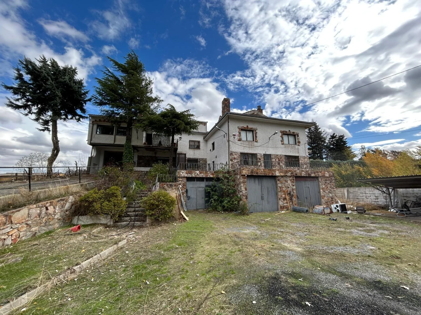 Renovation chalet with 1,500 m² plot