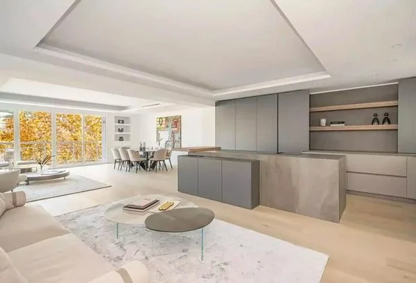 Reformed Castellana flat, 3 suites
