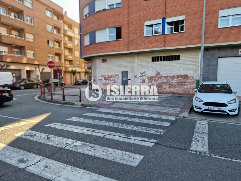 Local comercial en Semillero, 67 m²