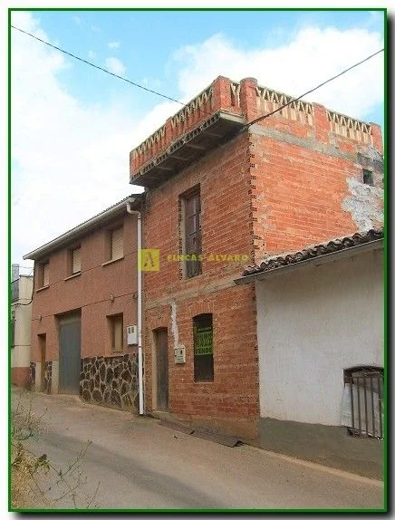 Bodega de tres alturas en Cordovín