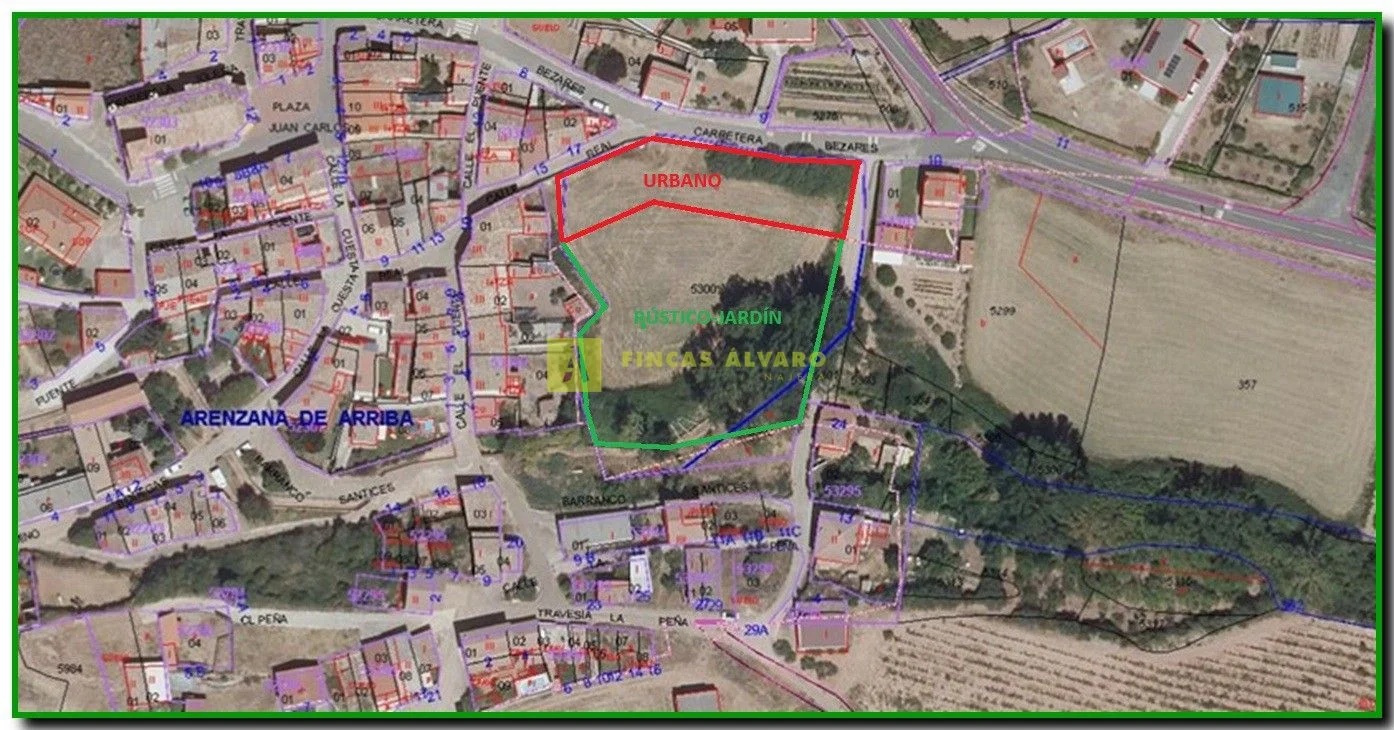 Solar urbano con 4.479 m² de terreno