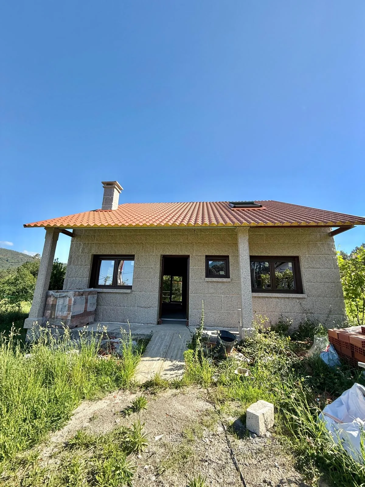 Chalet en obra en Cea, parcela de 500 m²
