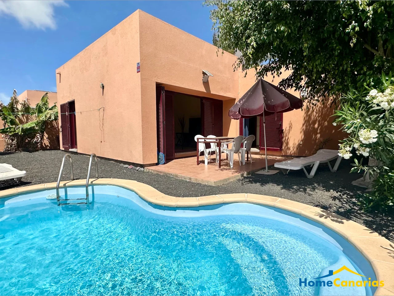 Villa independiente con piscina y 3 dormitorios