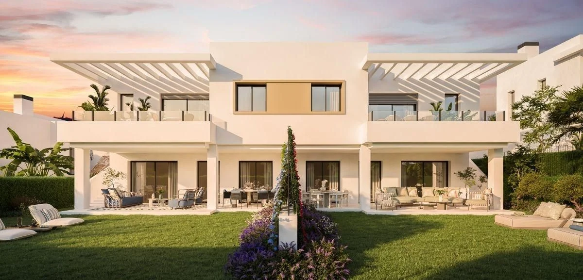 New Estepona townhouses, 182–243 m²