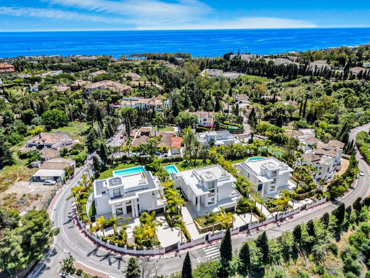 Four luxury villas in Marbella, 647 m²
