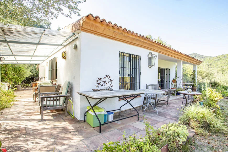 Private river finca with two dwellings