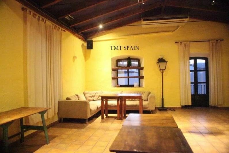 Restaurante con dos apartamentos, 218 m²