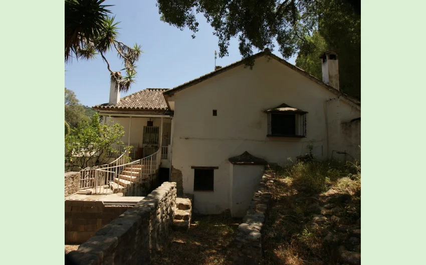 Riverfront villa compound, 8 bedrooms