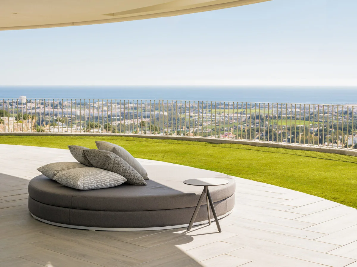 Apartamento nuevo en Marbella con vistas al mar