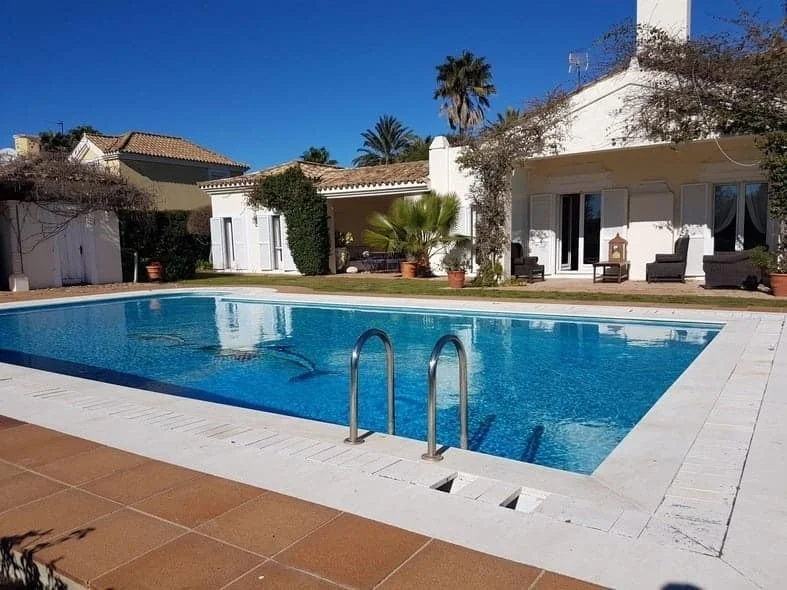 Sotogrande villa with 2,042 m² plot