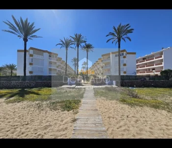 One-bedroom flat 15m from beach