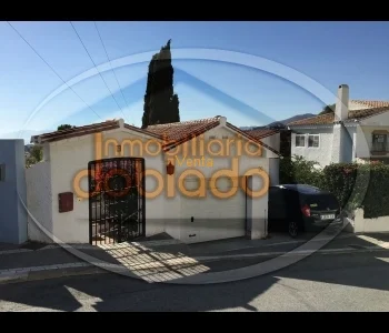 Villa independiente en Chilches, tres dormitorios