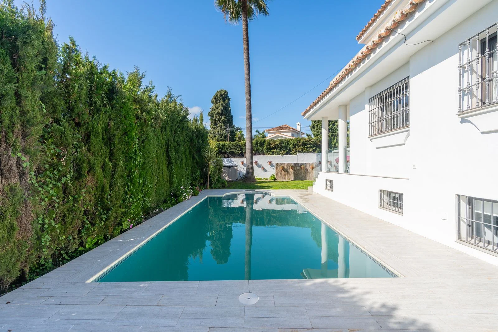 Renovated villa with guest apartment
