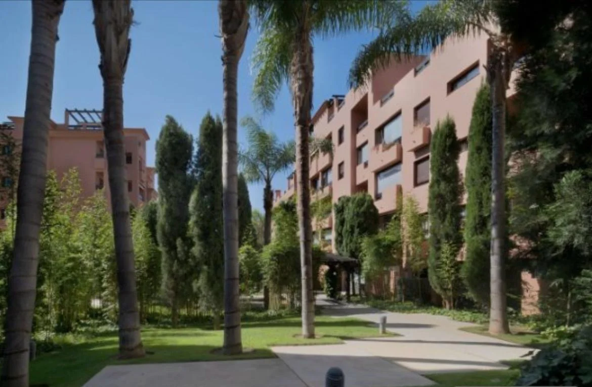 Sea-view duplex penthouse, 159 m²