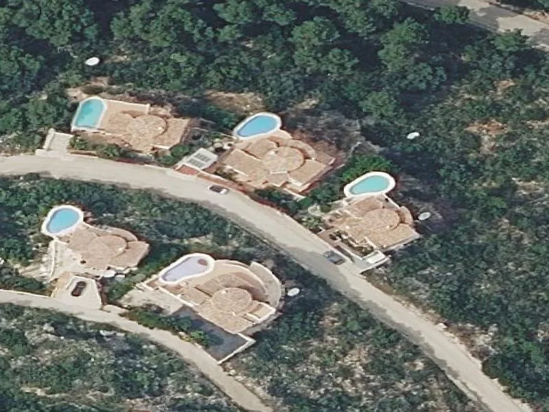 Detached house on 1,000 m² plot