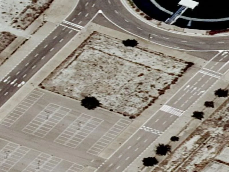 Parcela comercial en Zaragoza