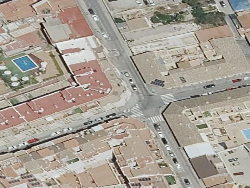 Local comercial en planta baja de 106 m²