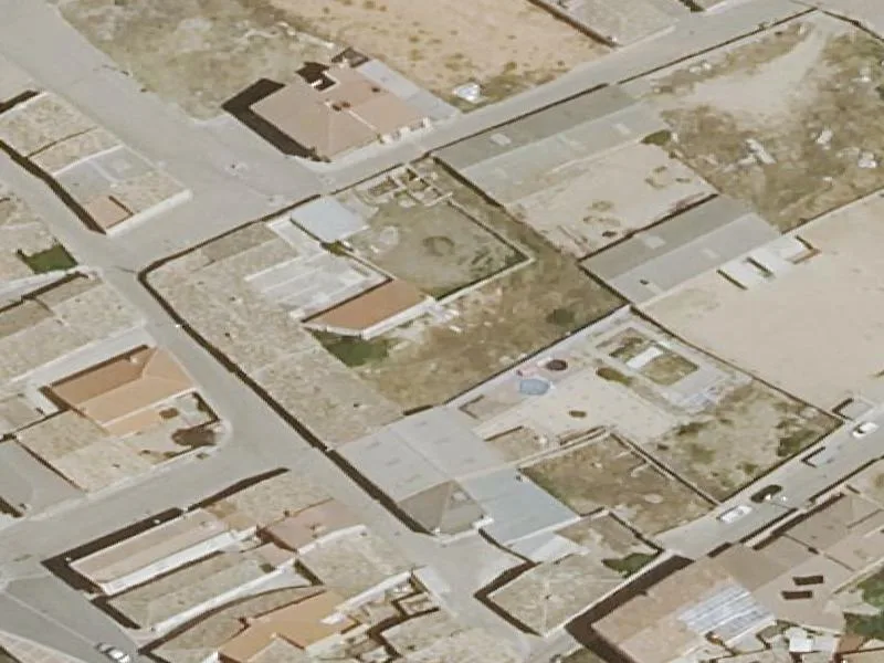 Vivienda urbana con gran corral